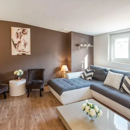 Welkeys - Pairoliere Apartment *